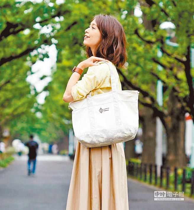  簡約實用 托特包大大吸引眼球，歡迎定制